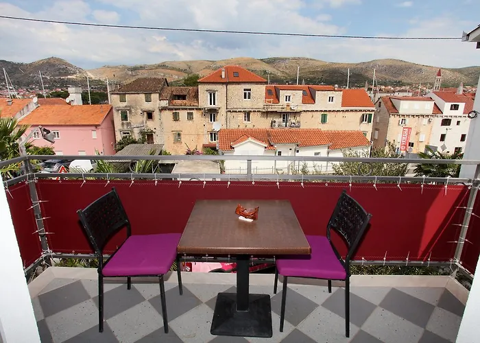 Kate Konukevi Trogir