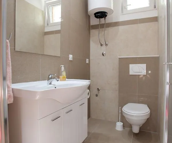 Kate Konukevi Trogir