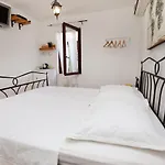 Guest house Kate 3*