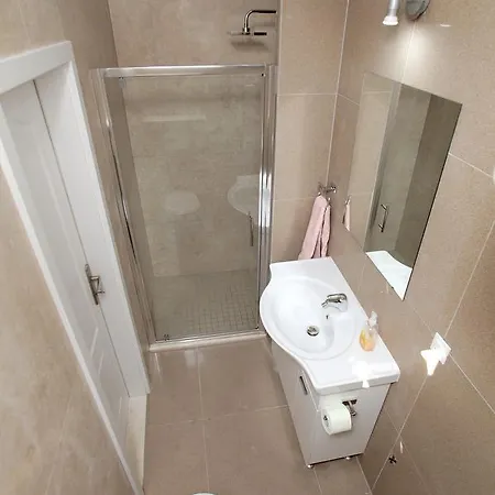 Kate Πανσιόν Τρογκίρ