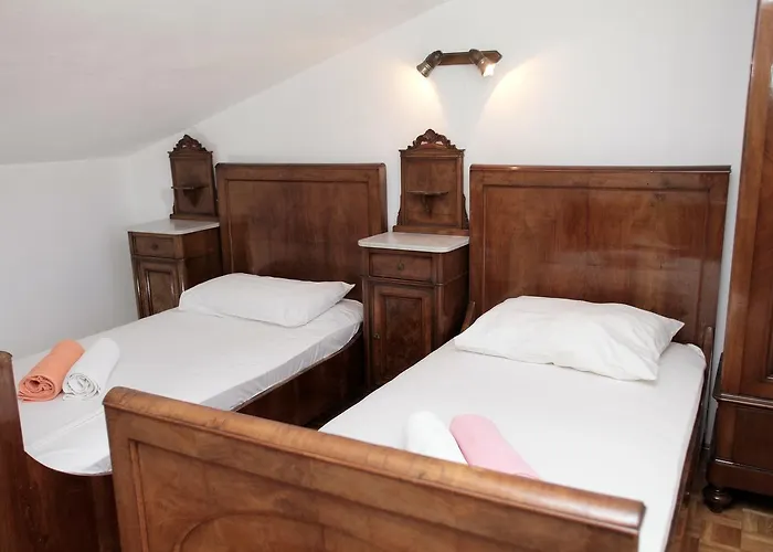 Kate 招待所 特罗吉尔